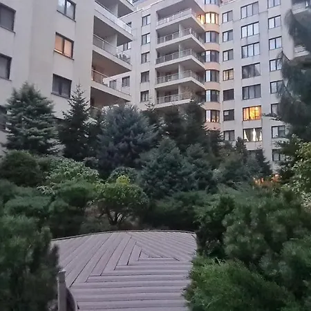 Garden Oasis דירה